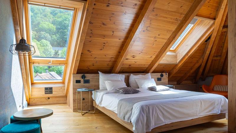 (P) Schuster Boarding House: O bijuterie arhitecturală, pusă în valoare de ferestrele și balcoanele de mansardă VELUX