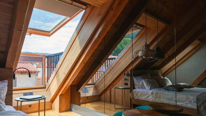 (P) Schuster Boarding House: O bijuterie arhitecturală, pusă în valoare de ferestrele și balcoanele de mansardă VELUX