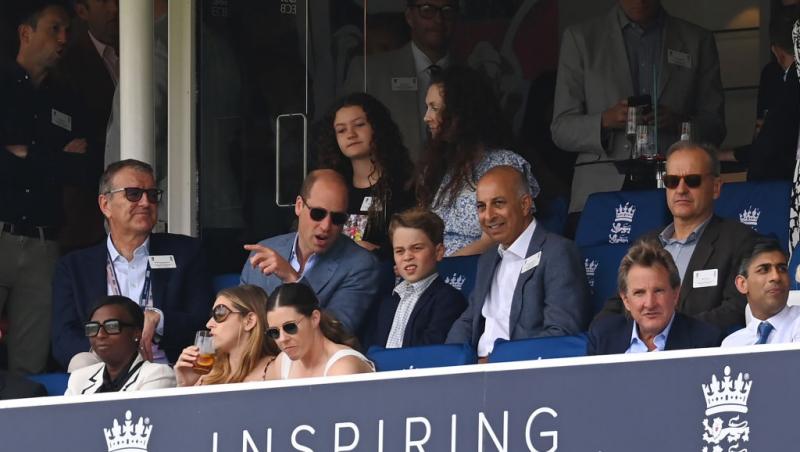 Prințul George, apariție rară în public alături de nașul lui de botez, Ducele de Westminster. Unde au fost surprinși