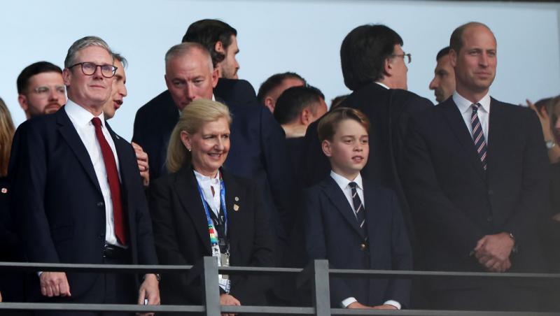 Prințul George, apariție rară în public alături de nașul lui de botez, Ducele de Westminster. Unde au fost surprinși