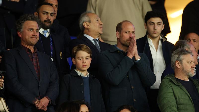 Prințul George, apariție rară în public alături de nașul lui de botez, Ducele de Westminster. Unde au fost surprinși