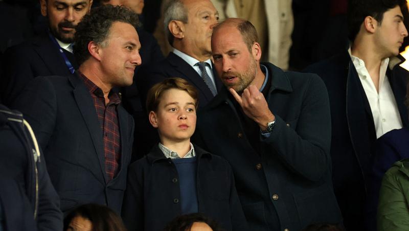 Prințul George, apariție rară în public alături de nașul lui de botez, Ducele de Westminster. Unde au fost surprinși