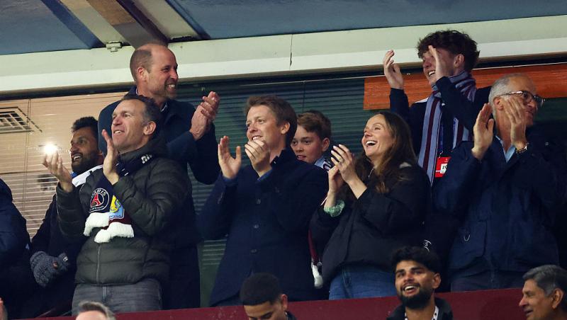 Prințul George, apariție rară în public alături de nașul lui de botez, Ducele de Westminster. Unde au fost surprinși