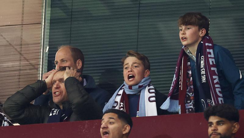 Prințul George, apariție rară în public alături de nașul lui de botez, Ducele de Westminster. Unde au fost surprinși