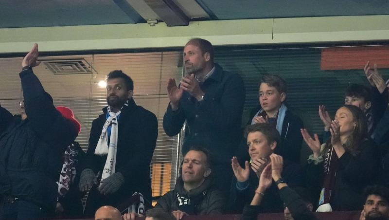 Prințul George, apariție rară în public alături de nașul lui de botez, Ducele de Westminster. Unde au fost surprinși