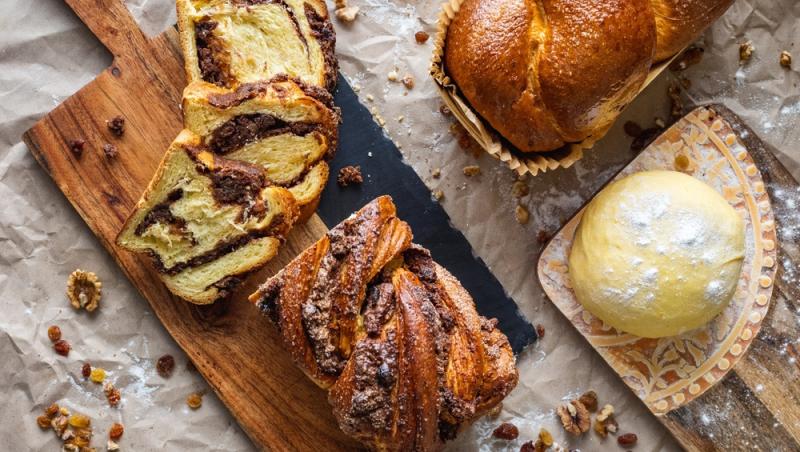 Care sunt semnele care arată că un cozonac a expirat. Când nu mai este bine să-l consumi