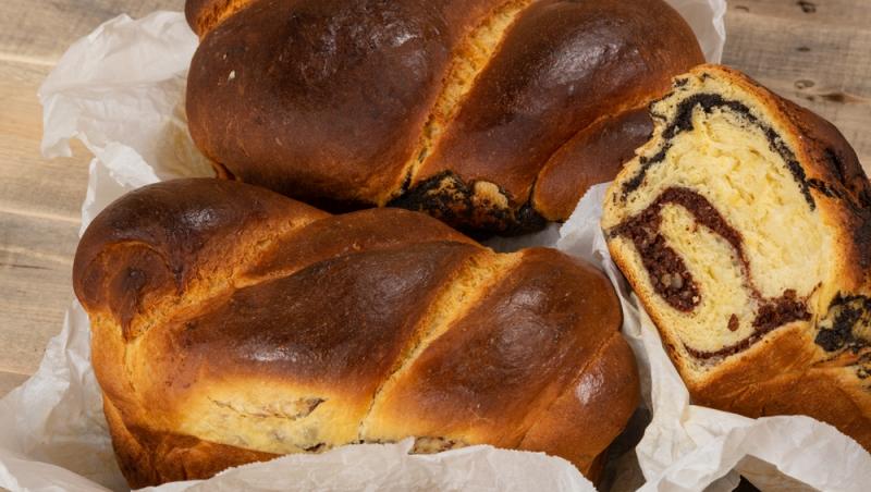 Care sunt semnele care arată că un cozonac a expirat. Când nu mai este bine să-l consumi