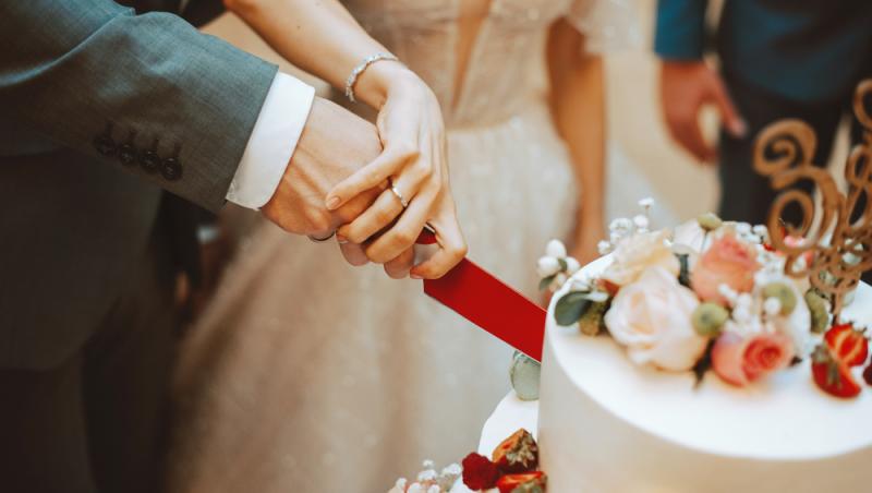 Farsa din ziua nunții i-a adus reproșuri în online. Ce a putut să-i facă un mire miresei lui | Video