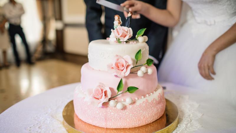 Farsa din ziua nunții i-a adus reproșuri în online. Ce a putut să-i facă un mire miresei lui | Video