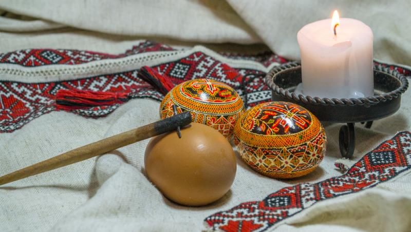 Floarea Paștelui, unul dintre cele mai populare motive pentru încondeierea ouălor. Ce semnificație are