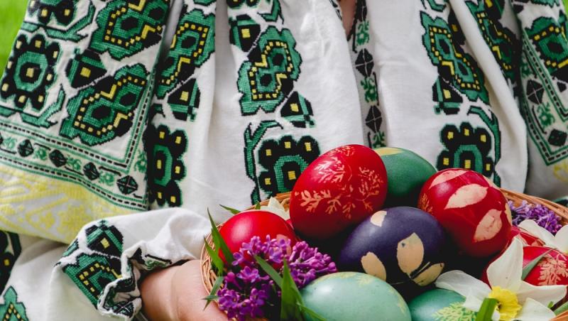 Floarea Paștelui, unul dintre cele mai populare motive pentru încondeierea ouălor. Ce semnificație are