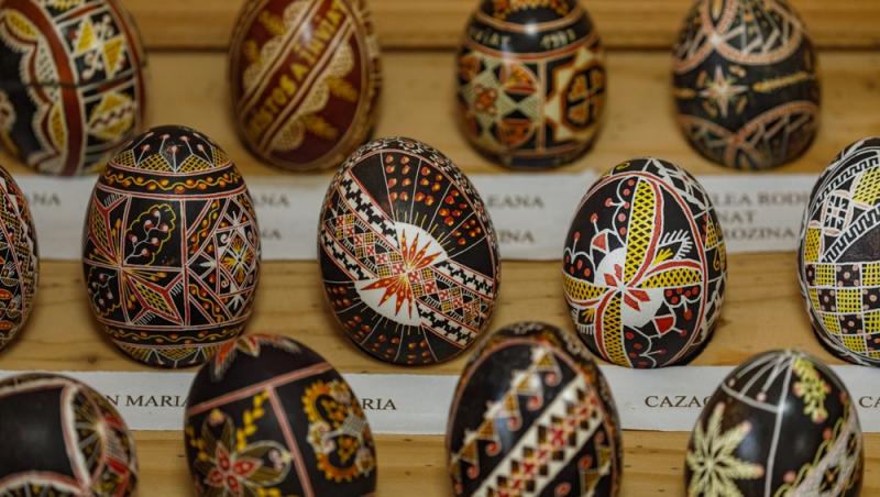 Floarea Paștelui, unul dintre cele mai populare motive pentru încondeierea ouălor. Ce semnificație are