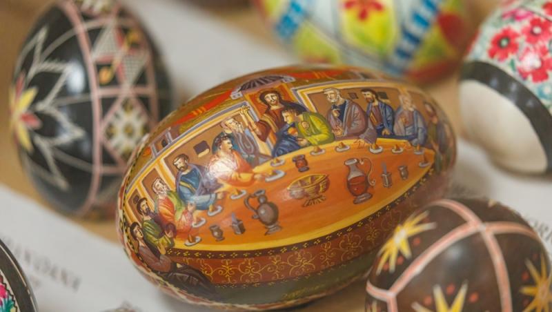 Floarea Paștelui, unul dintre cele mai populare motive pentru încondeierea ouălor. Ce semnificație are