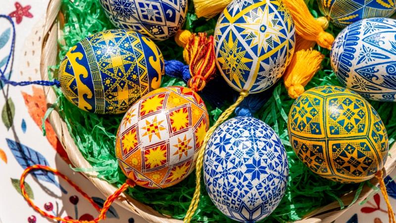 Floarea Paștelui, unul dintre cele mai populare motive pentru încondeierea ouălor. Ce semnificație are