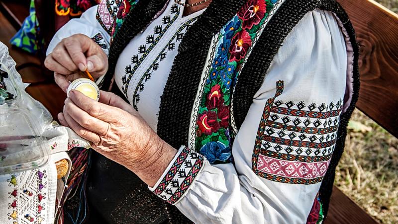 Floarea Paștelui, unul dintre cele mai populare motive pentru încondeierea ouălor. Ce semnificație are