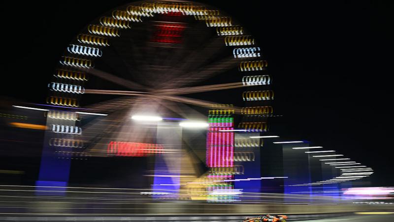Vezi calificările din Formula 1™ pentru Marele Premiu al Arabiei Saudite. Lupta pentru pole e LIVE în AntenaPLAY și pe Antena3CNN