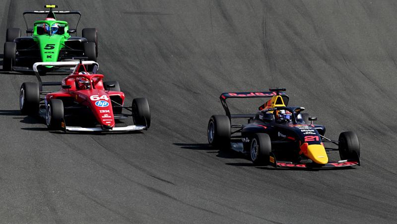 Urmărește acum cursa din Formula 1™ pentru Marele Premiu al Arabiei Saudite, LIVE pe Antena 3 CNN și în AntenaPLAY