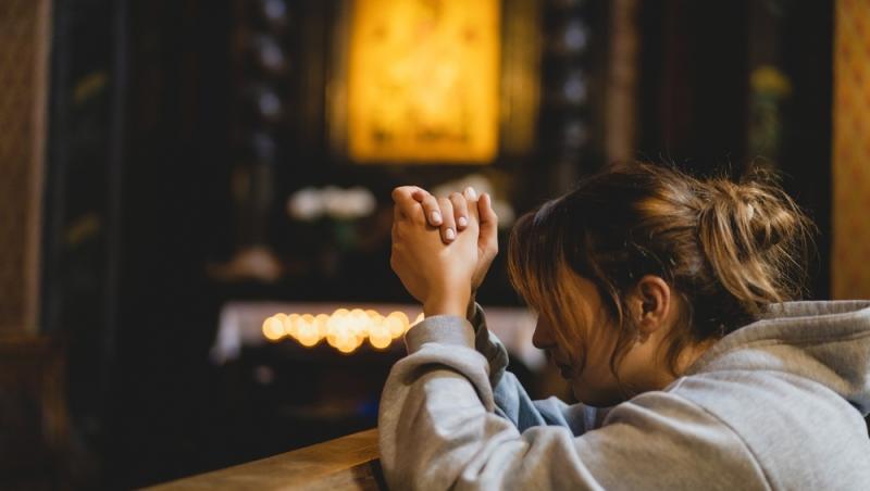 Rugăciune puternică de rostit în Postul Paștelui. Alungă fricile, îndoielile și gândurile negative