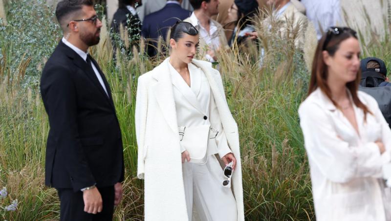 Alexia Eram își donează hainele. Unde ajung obiectele vestimentare de care nu mai are nevoie: „O mașină întreagă de cutii”