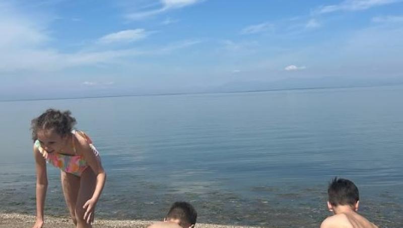 Mirela Vaida sărbătorește Paștele departe de România. Imagini superbe cu prezentatoarea TV și familia ei