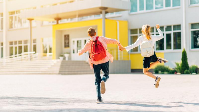 Câte zile libere au elevii de 1 Mai 2025. Cât durează minivacanța pentru copii și profesori