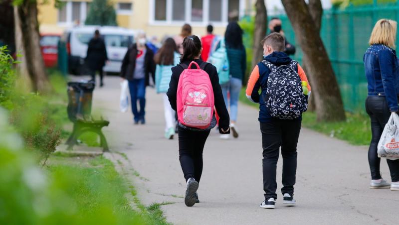 Câte zile libere au elevii de 1 Mai 2025. Cât durează minivacanța pentru copii și profesori
