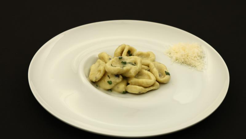 Chefi la cuțite, 22 aprilie 2025. Ce concurent a părăsit competiția după duel și de ce a ajuns Chef Orlando Zaharia la spital