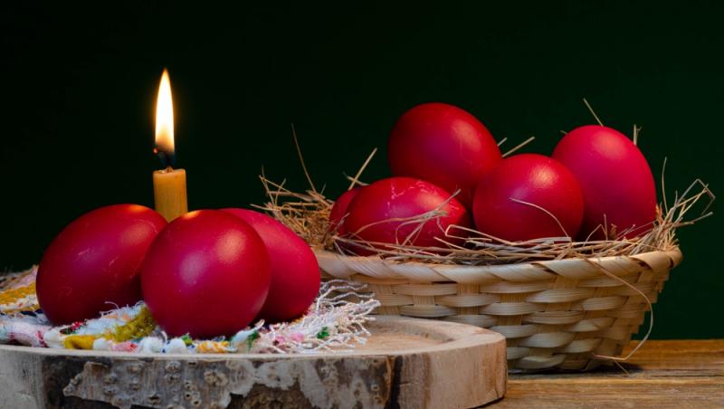 Ce se face cu Aghiasma Mică de la Izvorul Tămăduirii. La ce se poate folosi și cum trebuie păstrată