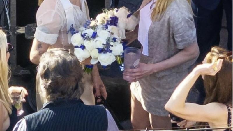 O imagine din timpul ceremoniei de căsătorie dintre Kristen Stewart și Dylan Meyer