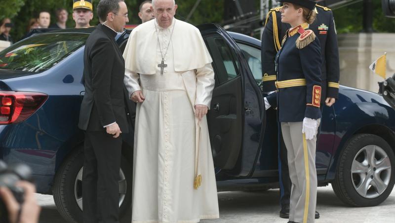 Zi de doliu național pentru Papa Francisc în România. Ce presupune acestă măsură