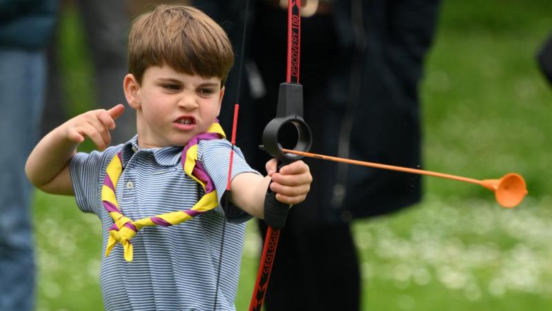 Prințul Louis a împlinit 7 ani. Prințul și Prințesa de Wales au publicat un nou portret care să marcheze momentul