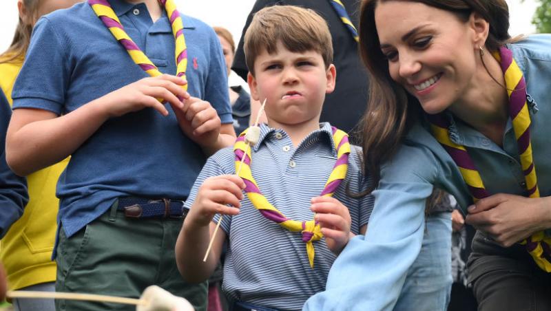 Prințul Louis a împlinit 7 ani. Prințul și Prințesa de Wales au publicat un nou portret care să marcheze momentul