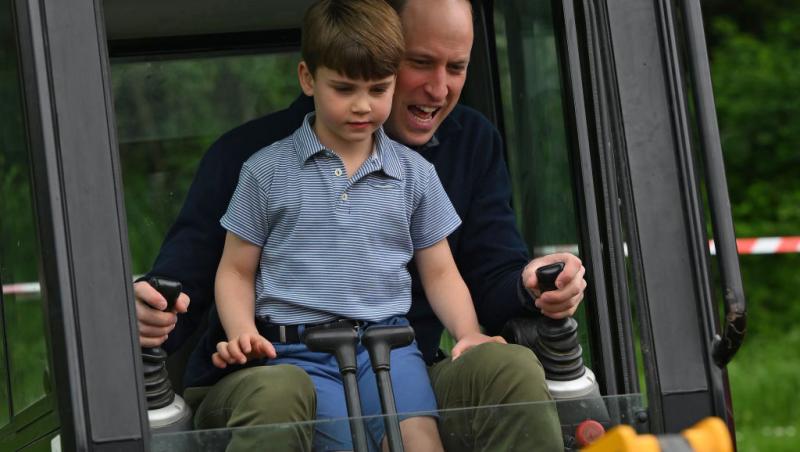 Prințul Louis a împlinit 7 ani. Prințul și Prințesa de Wales au publicat un nou portret care să marcheze momentul