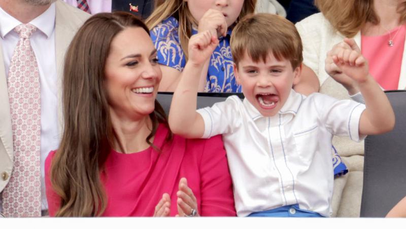 Prințul Louis a împlinit 7 ani. Prințul și Prințesa de Wales au publicat un nou portret care să marcheze momentul