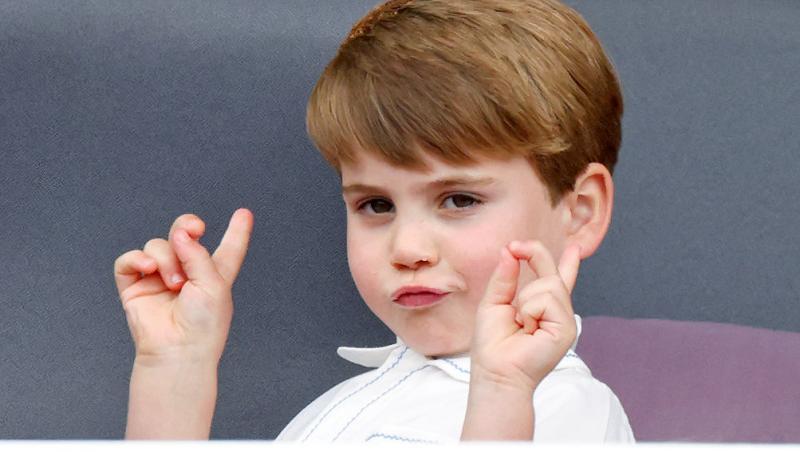 Prințul Louis a împlinit 7 ani. Prințul și Prințesa de Wales au publicat un nou portret care să marcheze momentul