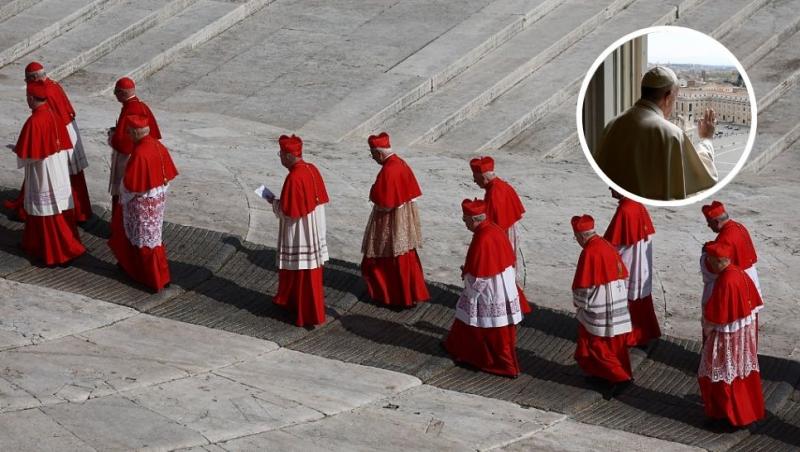 colaj cardinali la vatican, papa francisc salutând mulțimea