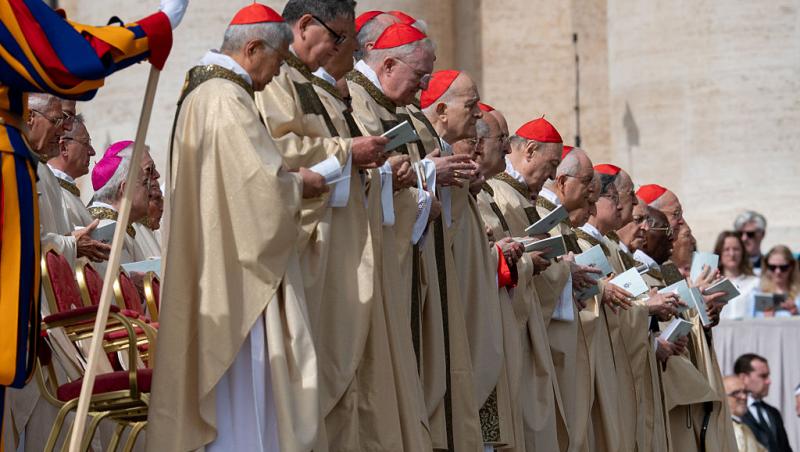 Ce condiții trebuie să îndeplinești pentru a deveni Papă. Liderul Bisericii Catolice trebuie să respecte anumite reguli