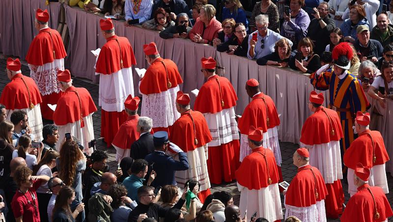 Cum își alege noul Papă numele. Detaliul pe care puțini îl știu
