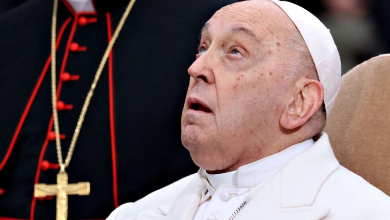 Codul vestimentar de la Vatican. De ce doar șapte femei din lume au dreptul de a purta alb în prezența Suveranului Pontif