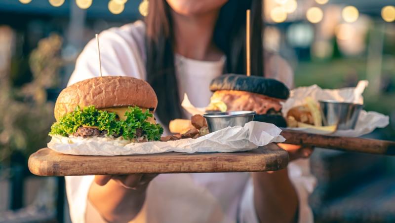 Cum arată femeia care mănâncă doar fast-food de zece ani. De ce nu gătește: „Oamenii sunt foarte preocupați de sănătatea mea”