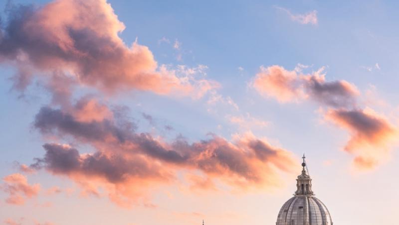 Prețul cazărilor la Roma au crescut vertiginos după decesul Papei Francisc. Cât trebuie să plătești pentru o noapte