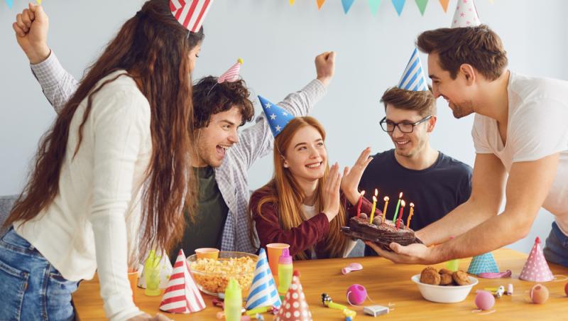 De ce se sărbătoresc zilele de naștere. Care este originea tradiției și cum s-a schimbat de-a lungul timpului