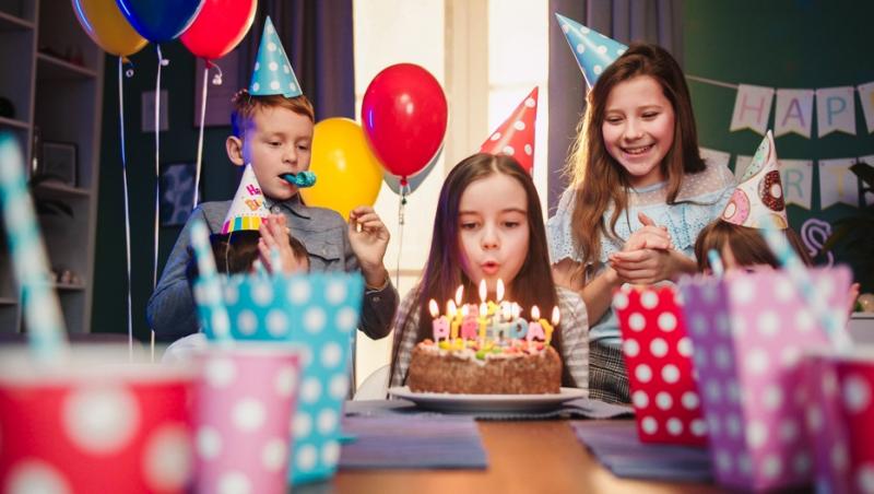 De ce se sărbătoresc zilele de naștere. Care este originea tradiției și cum s-a schimbat de-a lungul timpului
