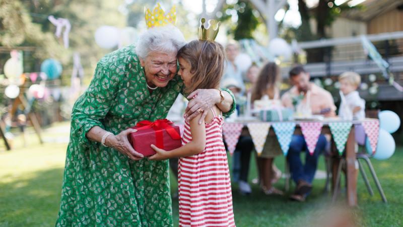 De ce se sărbătoresc zilele de naștere. Care este originea tradiției și cum s-a schimbat de-a lungul timpului