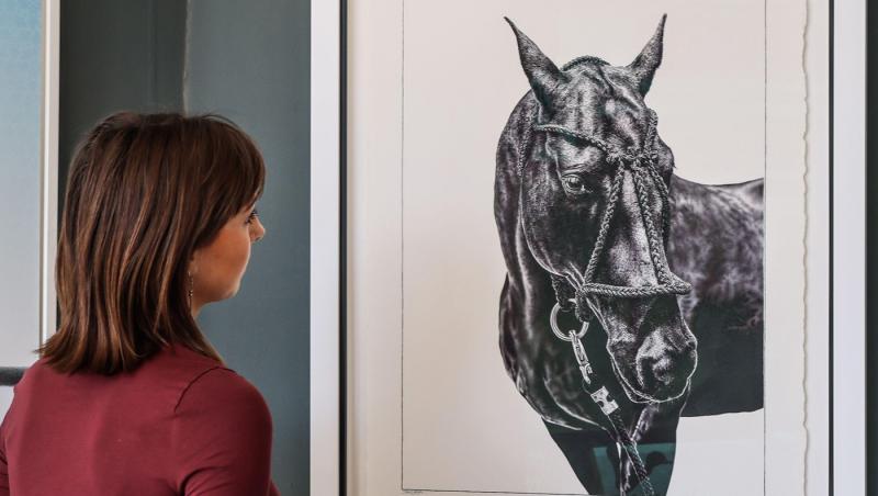 Obiecte de artă aruncate la gunoi de Primărie. Mai bine de 40 de opere de artă valoroase au ajuns la pubele. Cum a fost posibil