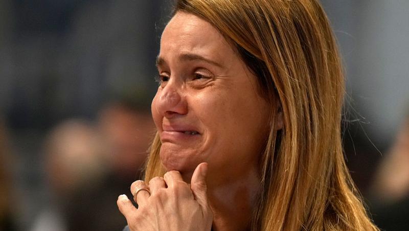 O româncă a stat cinci ore la coadă pentru a-și lua rămas-bun de la Papa Francisc. Ce a povestit | VIDEO