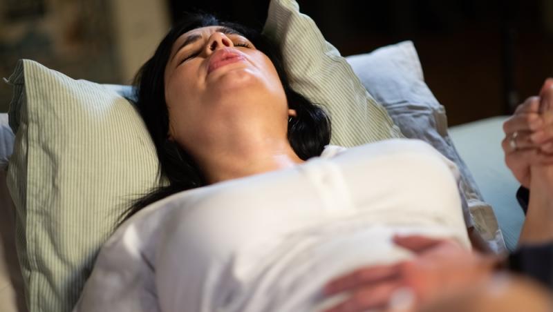 O femeie a născut în copac. Care a fost cauza nașterii atipice