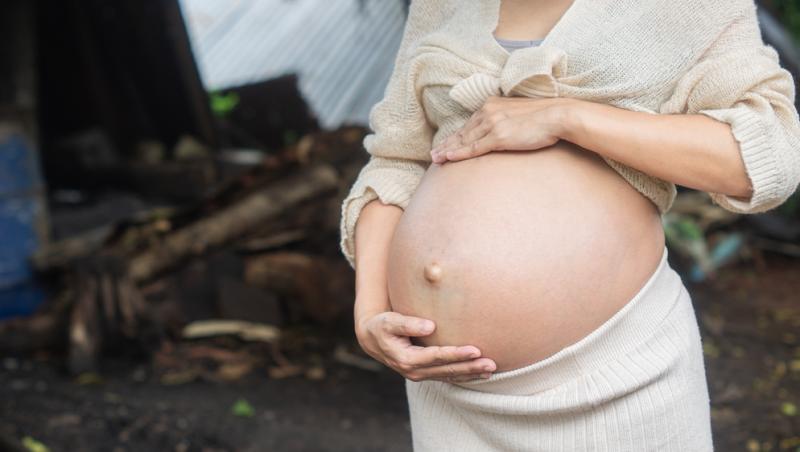 O femeie a născut în copac. Care a fost cauza nașterii atipice