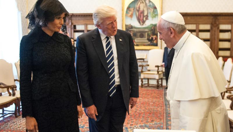 Cum a apărut Melania Trump, soția lui Donald Trump, la înmormântarea Papei Francisc. Ce ținută a îmbrăcat Prima Doamnă a Americii