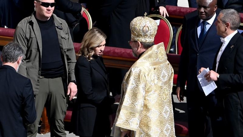 Olena Zelenska, soția lui Volodimir Zelenski, apariție copleșitoare la înmormântarea Papei Francisc. Ce detaliu a atras atenția